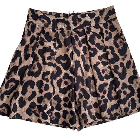 Hayden Los Angeles Women's Size Small Shorts Leopard Print Hi-Waist Pleated - Picture 1 of 6